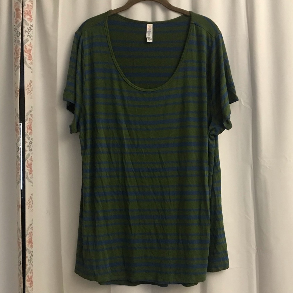 3/$25 LuLaRoe Blue Green Striped Top 3XL